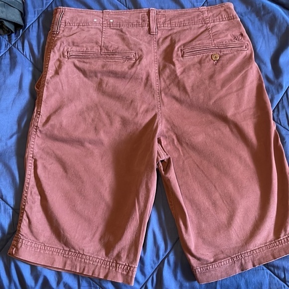 Men’s American Eagle Extreme Flex Shorts Size 32 - Burgundy - Picture 2 of 2